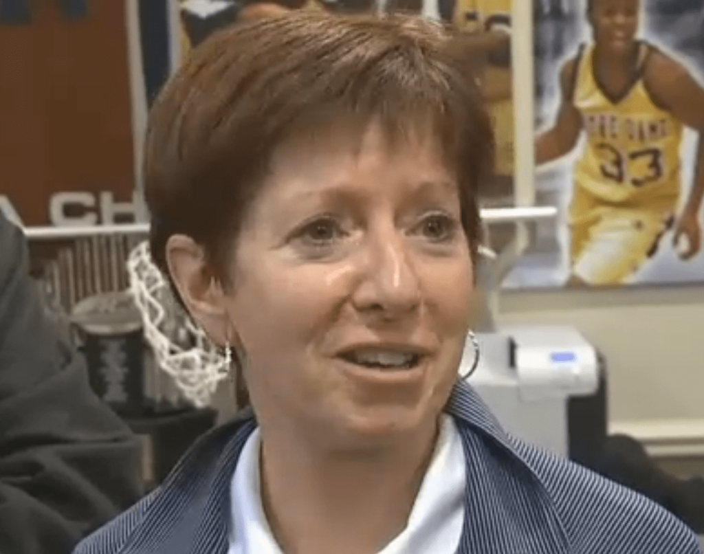 Notre Dame S Muffet Mcgraw Named To Naismith Memorial Basketball Hall